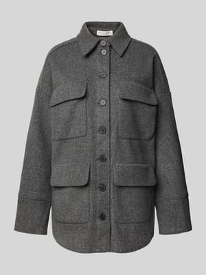 Jacke mit Hemdblusenkragen und Pattentaschen Shop The Look MANNEQUINE