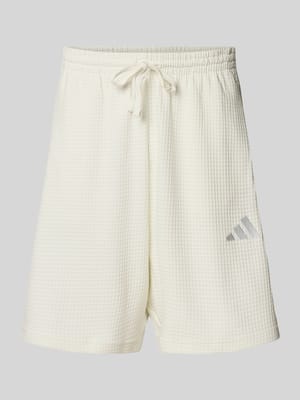 Korte broek met structuurmotief en labelstitching Shop The Look MANNEQUINE