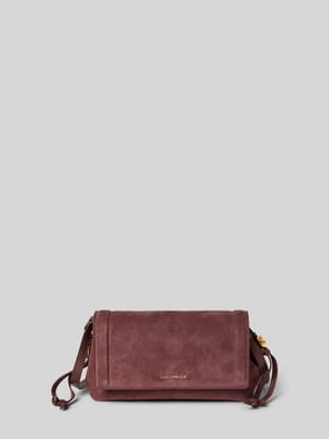Shoulder Bag aus echtem Leder Modell 'Thess' Shop The Look MANNEQUINE