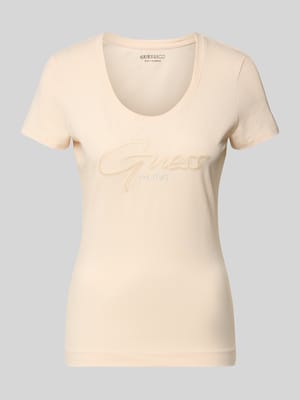 T-shirt z dekoltem w kształcie U model 'SCRIPT' Shop The Look MANNEQUINE