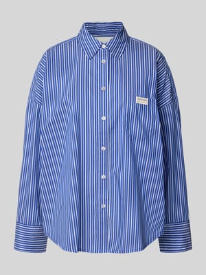 Relaxed fit overhemdblouse met logopatch, model 'Hailey' Shop The Look MANNEQUINE