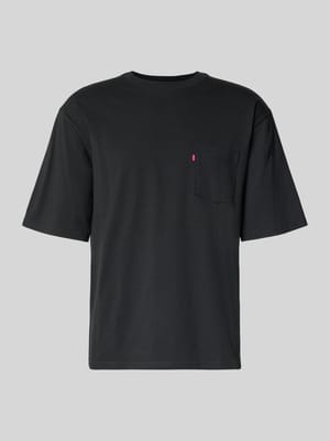T-Shirt mit Brusttasche und Label-Detail Shop The Look MANNEQUINE
