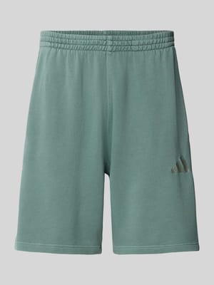 Relaxed fit korte broek met logostitching, model 'Aurivy' Shop The Look MANNEQUINE