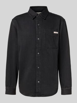 Regular Fit Jeanshemd mit Logo-Patch Modell 'Classic' Shop The Look MANNEQUINE