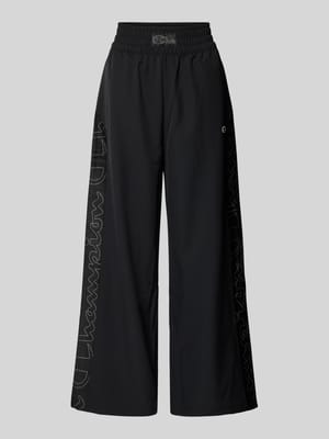 Wide Leg Trackpants mit Galonstreifen Shop The Look MANNEQUINE