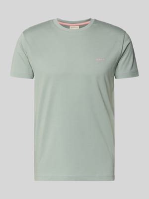 T-Shirt mit Label-Detail Shop The Look MANNEQUINE