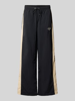 Relaxed Fit Sweathose mit Label-Detail Shop The Look MANNEQUINE
