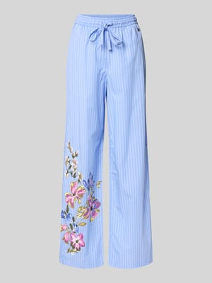 Wide Fit Stoffhose mit floralem Print Shop The Look MANNEQUINE