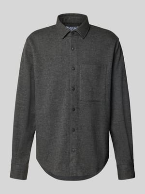 Regular Fit Freizeithemd mit Brusttasche Shop The Look MANNEQUINE