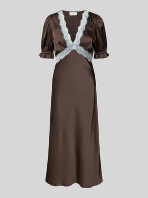 Regular Fit Midikleid mit Spitzenbesatz Modell 'Vipe' Shop The Look MANNEQUINE