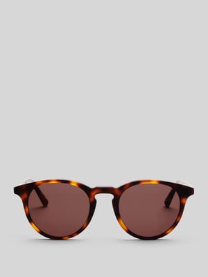 Runde Sonnenbrille Modell 'NEW DEPP' Shop The Look MANNEQUINE