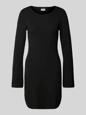 Sukienka mini z okrągłym dekoltem model ‘TIFFANY’ Shop The Look MANNEQUINE