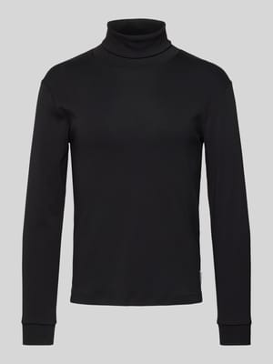  Rollkragenpullover mit Label-Detail Shop The Look MANNEQUINE