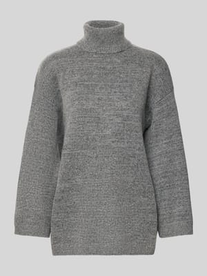 Rollkragenpullover mit überschnittenen Schultern Modell 'VIDA' Shop The Look MANNEQUINE