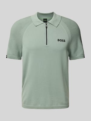 Slim Fit Poloshirt mit Label-Schriftzug Modell 'Perform-Max' Shop The Look MANNEQUINE