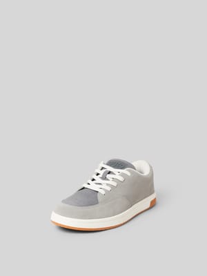 Sneaker mit Label-Detail Shop The Look MANNEQUINE