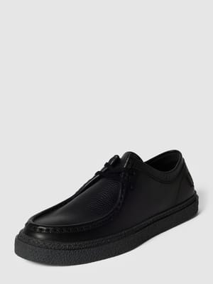 Veterschoenen met labelstitching Shop The Look MANNEQUINE