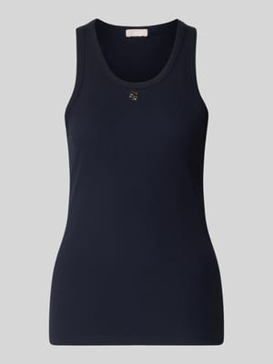 Slim Fit Top mit Logo-Applikation Shop The Look MANNEQUINE