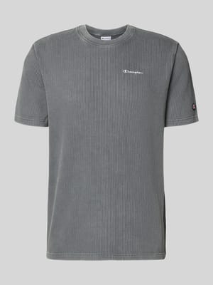 t-shirt z fakturowanym wzorem i haftami z logo Shop The Look MANNEQUINE