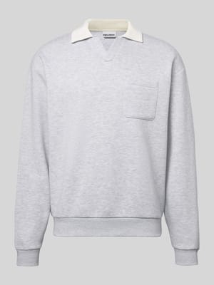 Sweatshirt mit Kontrastkragen und Brusttasche mit Logo-Bestickung Shop The Look MANNEQUINE