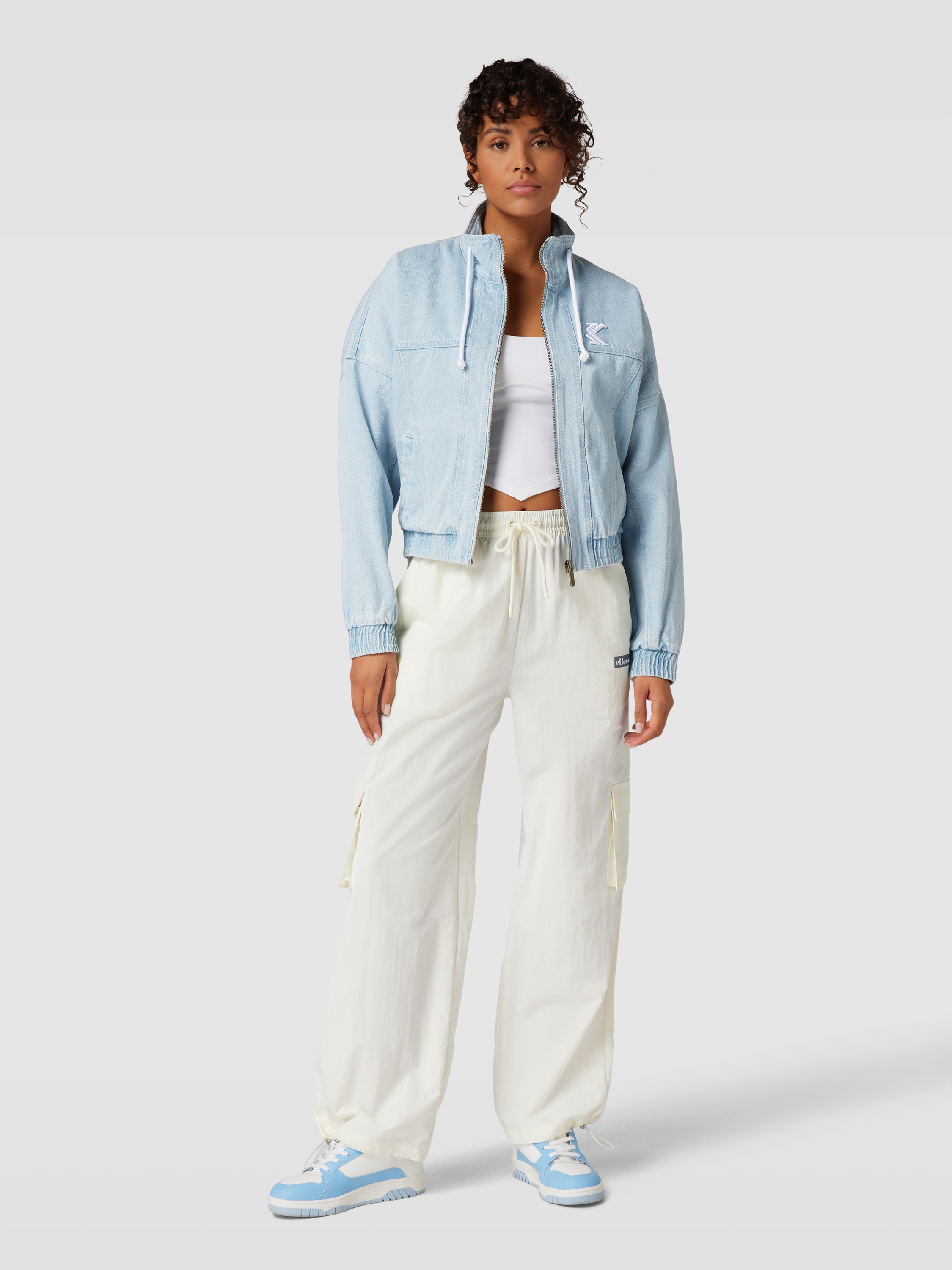 KARL KANI Jeansjacke mit Logo-Stitching Modell 'Flower' (hellblau