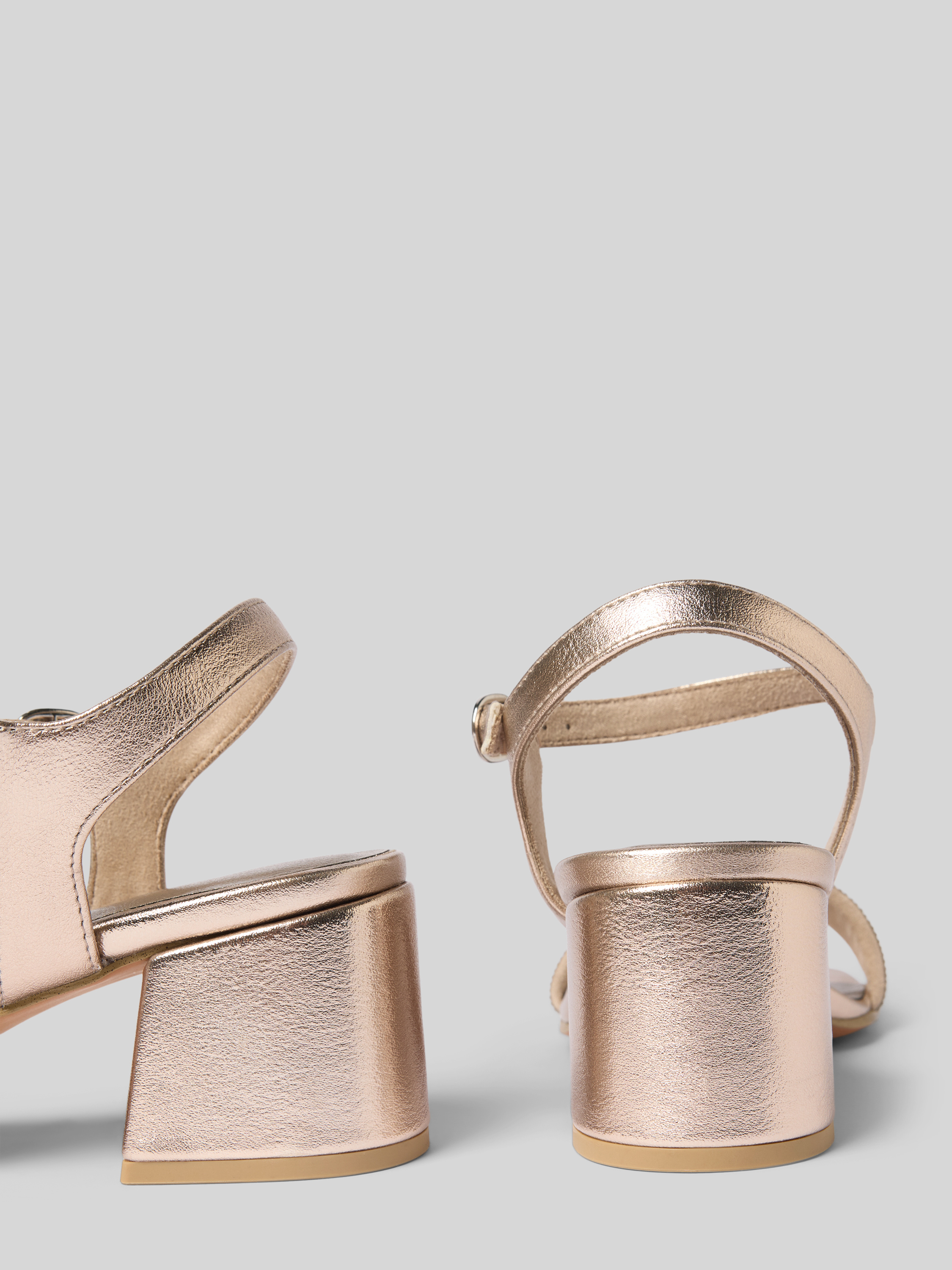 MARCO TOZZI Heeled Sandal by Guido Maria Kretschmer 2-28227-42 dames, Platinum, 36 EU