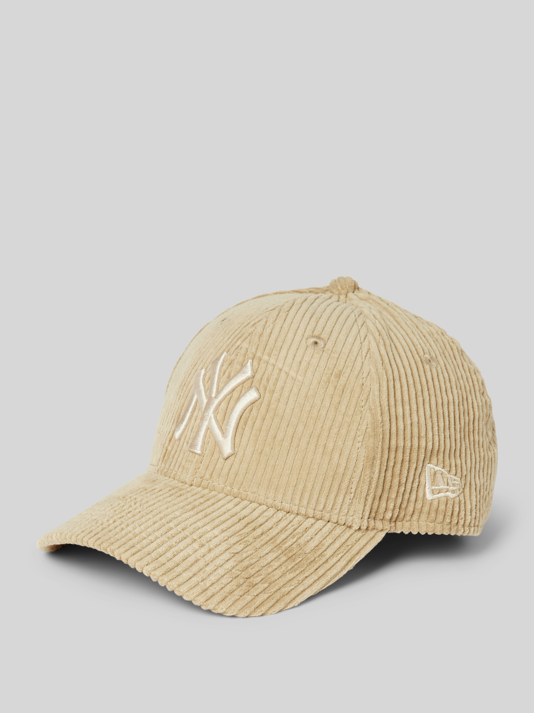 Kup online New Era Czapka sztruksowa z daszkiem i regulowanym