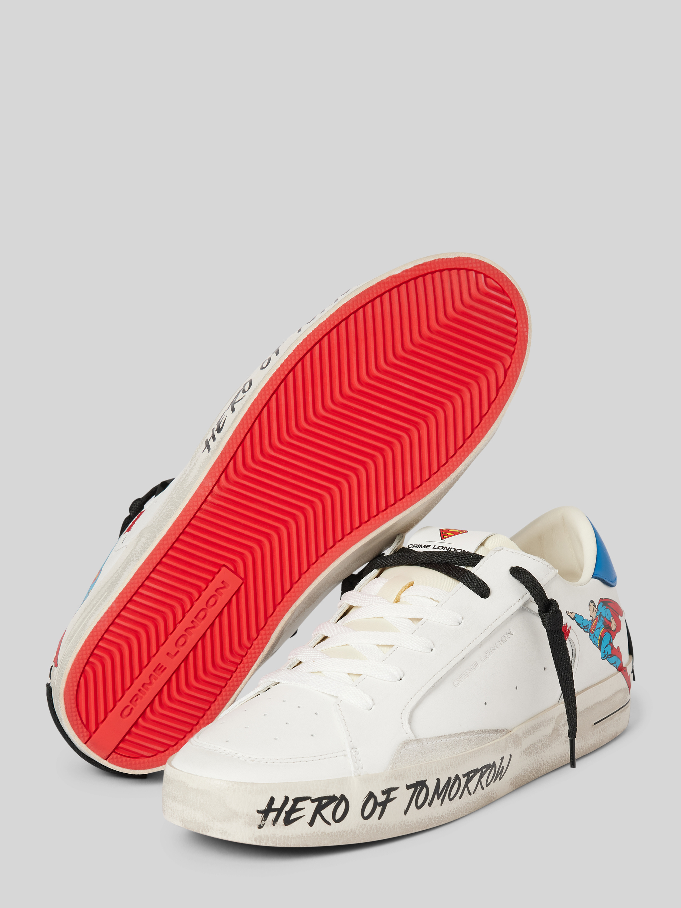 Kup online Crime London Sneakersy z nadrukiem z motywem (biały)