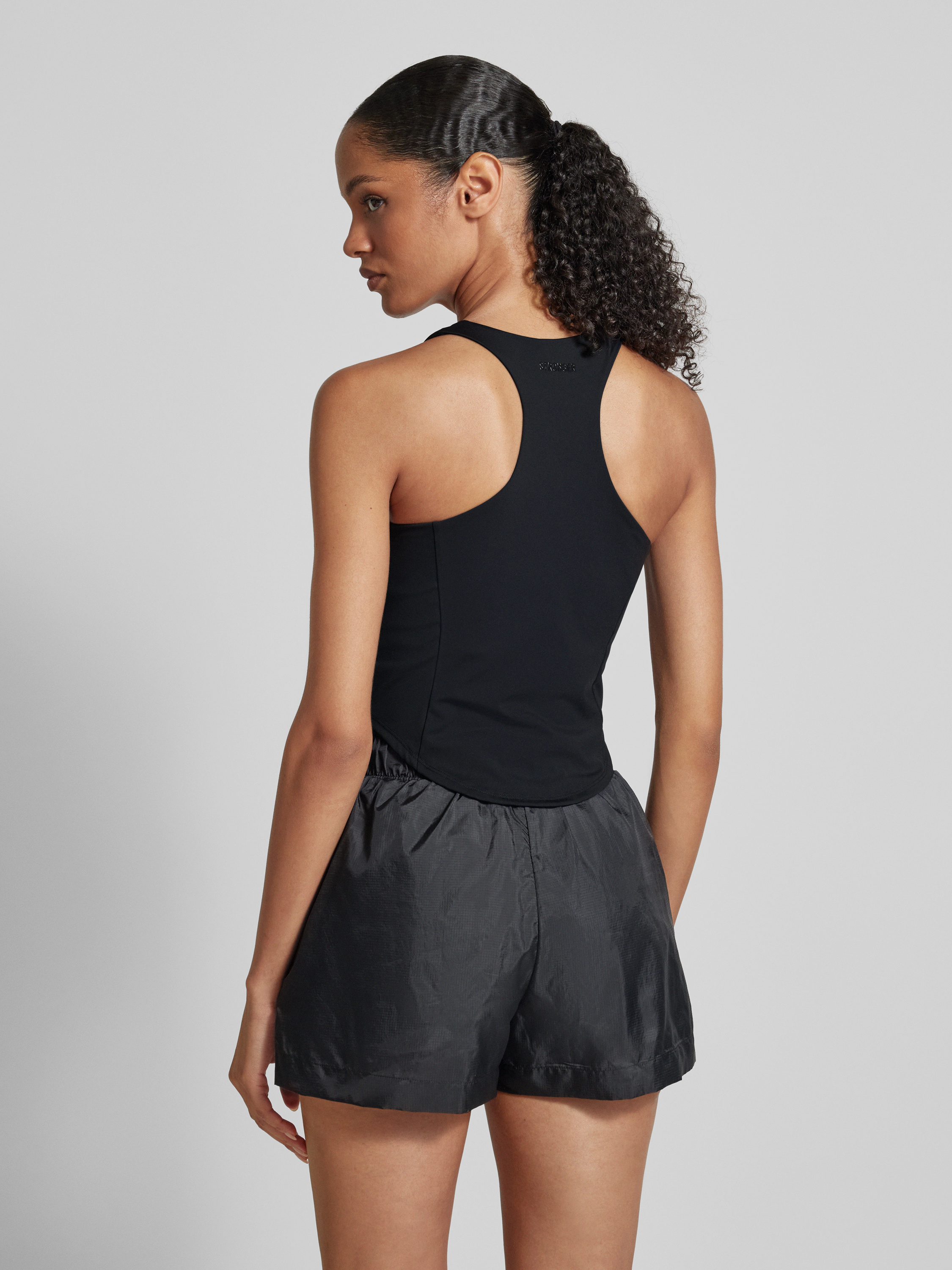 Kup online Stronger Top na ramiączkach z kwadratowym