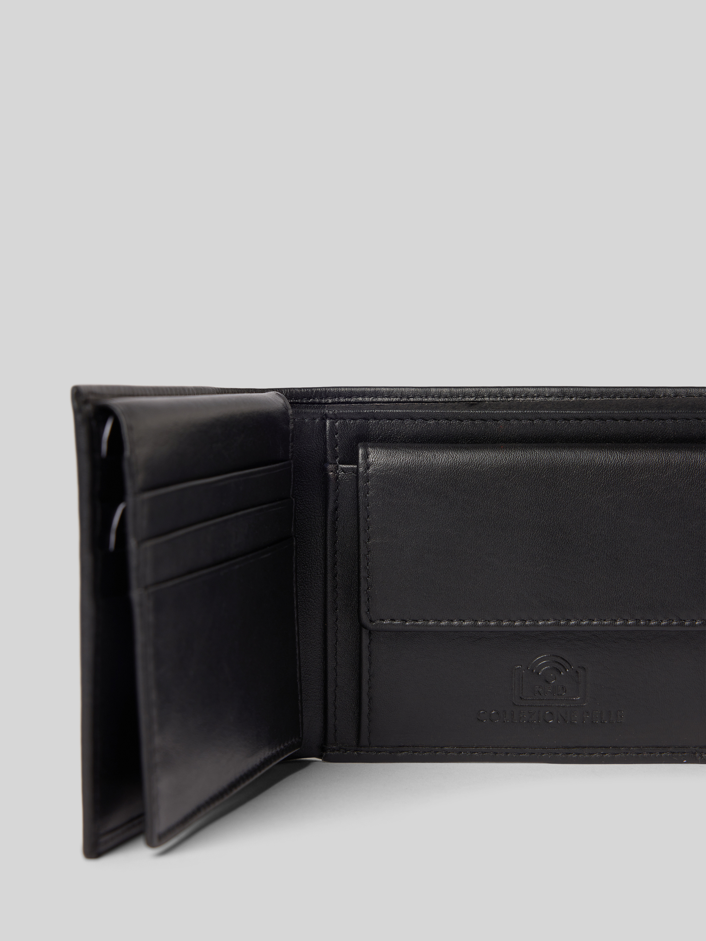 VALENTINO BAGS Portemonnee met labeldetail in zwart online kopen | P&C