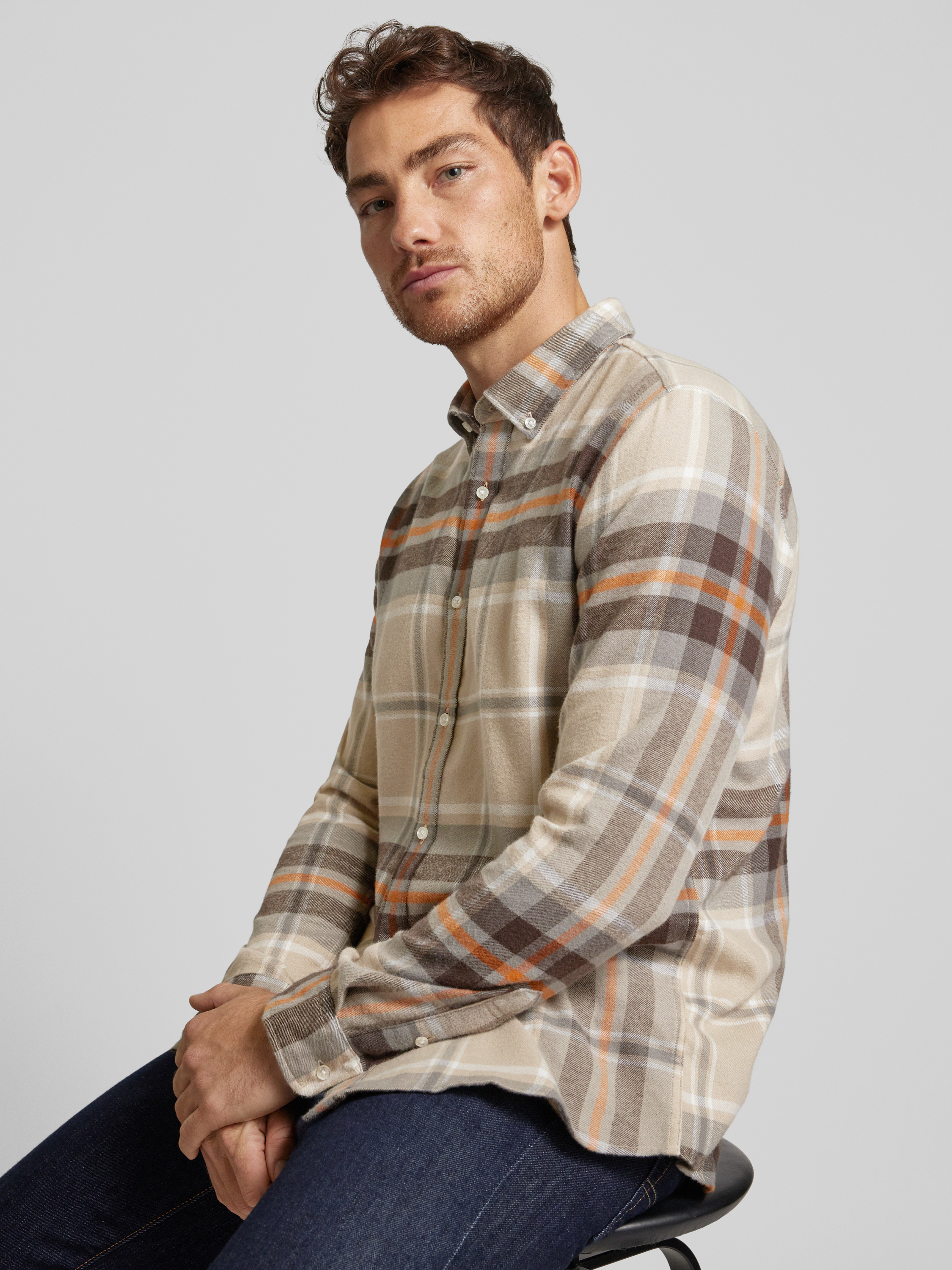 Mcneal Model MCNEAL Tailored fit vrijetijdsoverhemd met button-downkraag, model ...