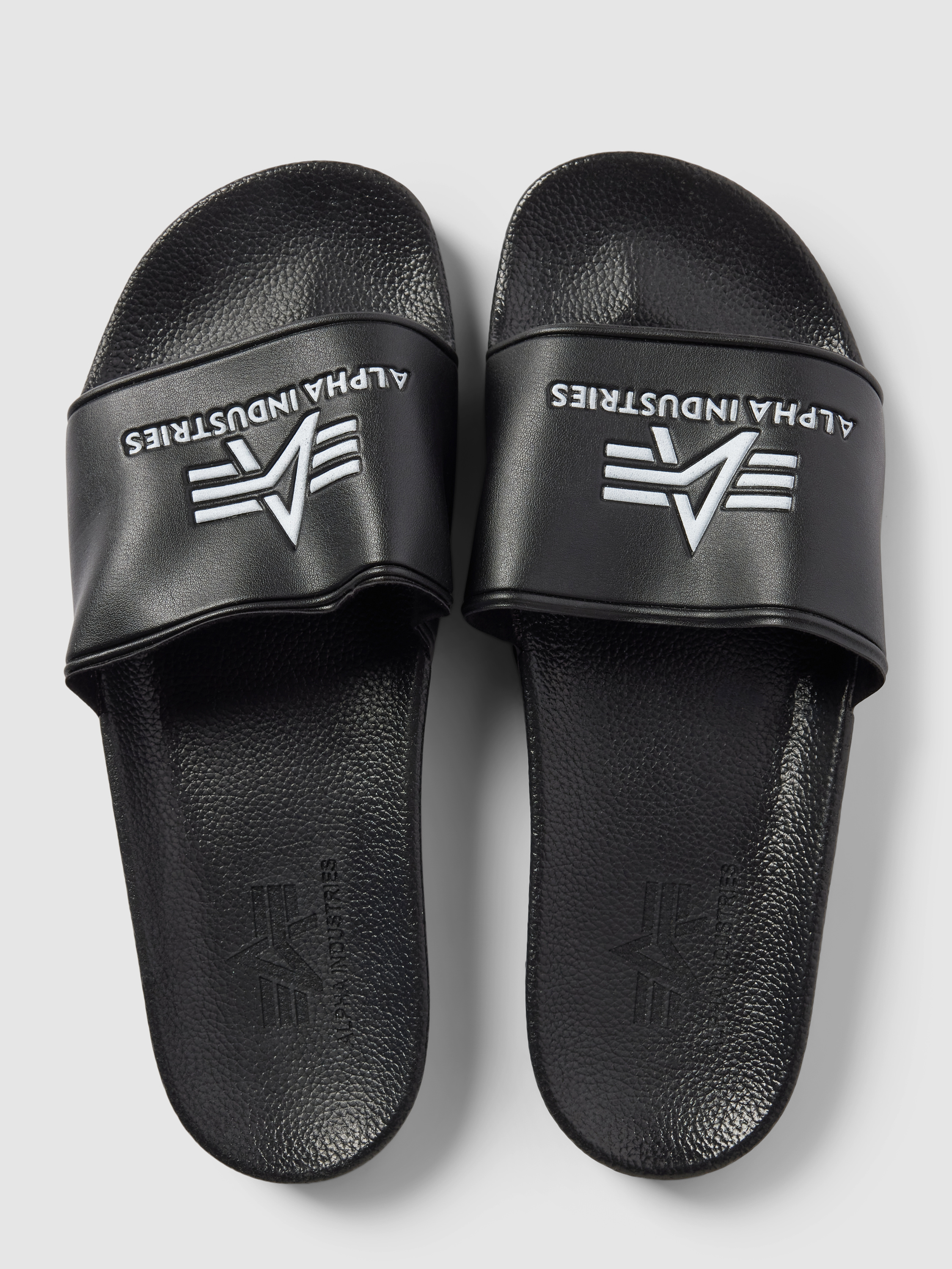 Alpha Industries Slides mit Label-Details (black) online kaufen