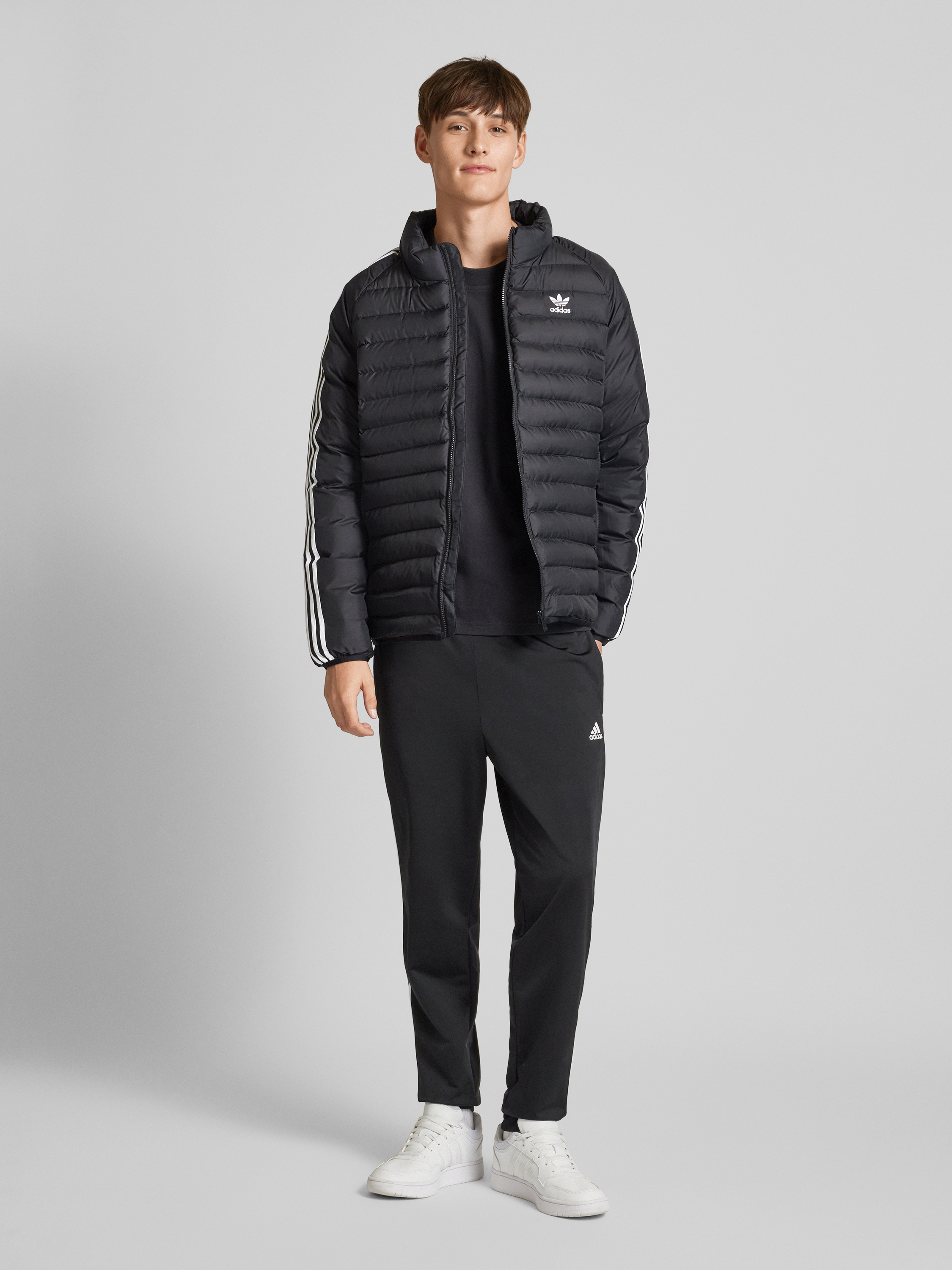 2025年最新海外 Kup online adidas Originals Kurtka pikowana z wyhaftowanym メンテナンス