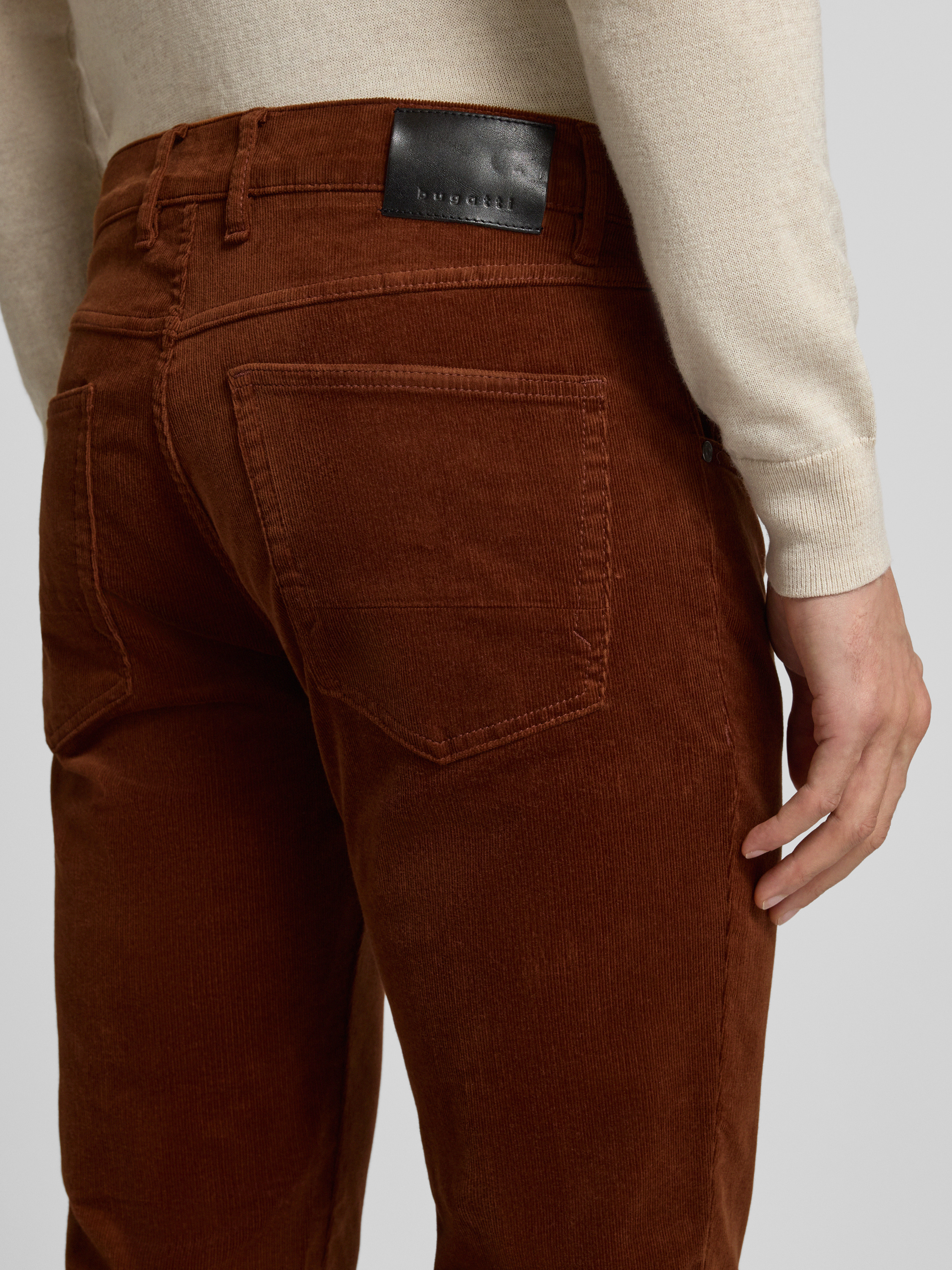 bugatti Modern fit stoffen broek met 5-pocketmodel in cognac online ...