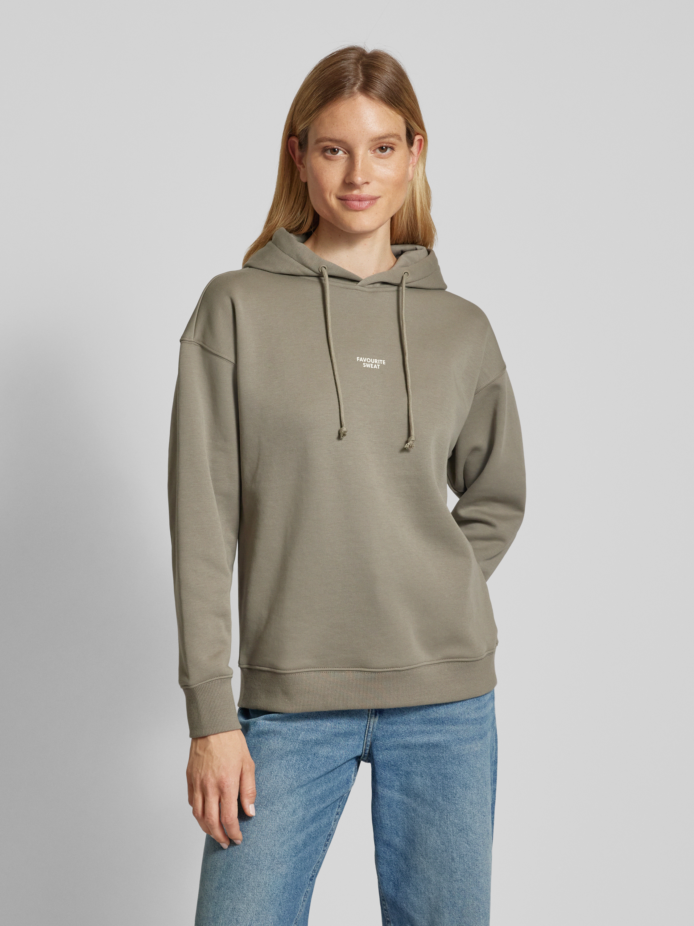 Josefa | Casual and oversized V-neck hoodie