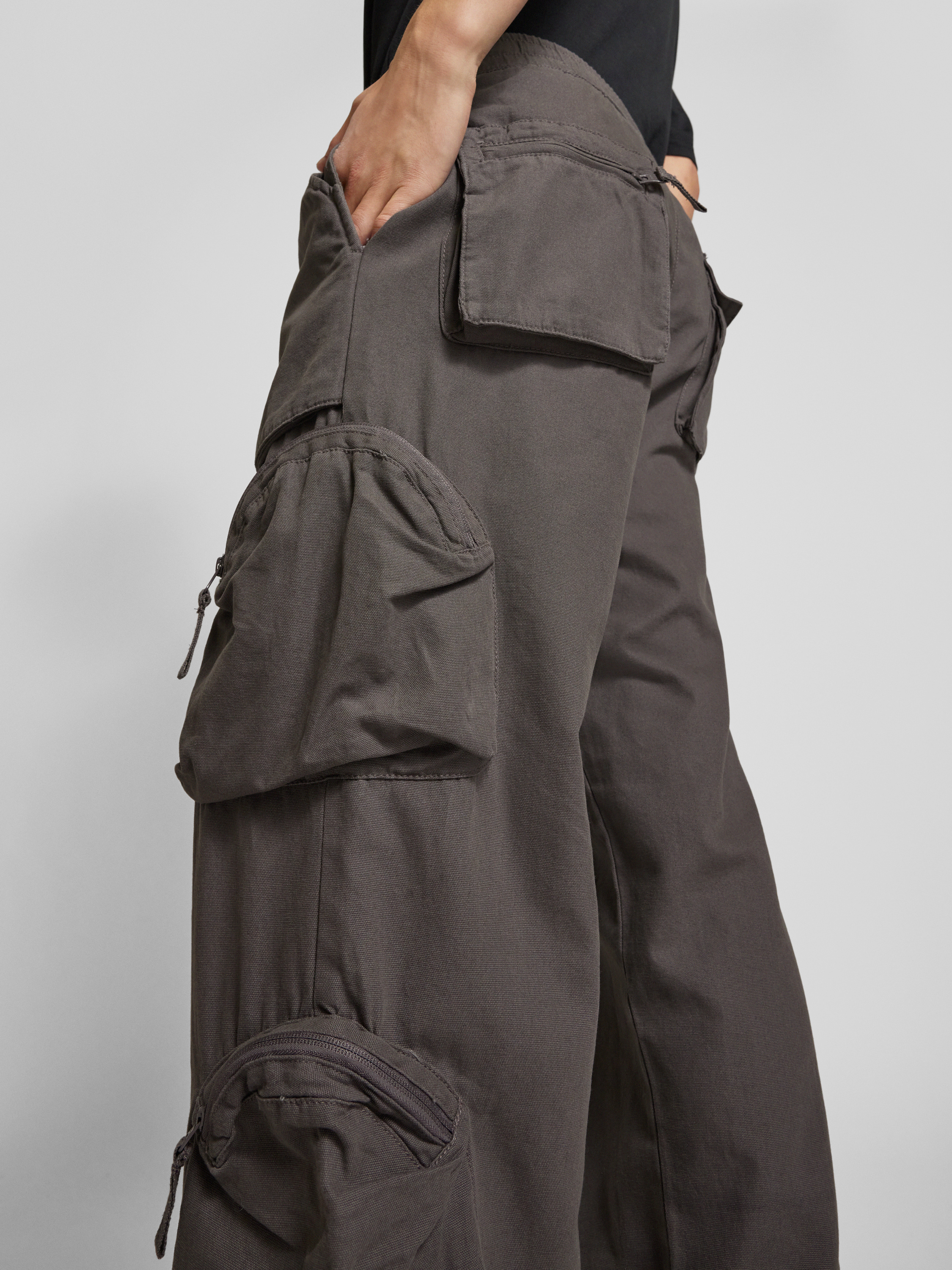 Kup online Low Lights Studios Spodnie cargo z elastycznym