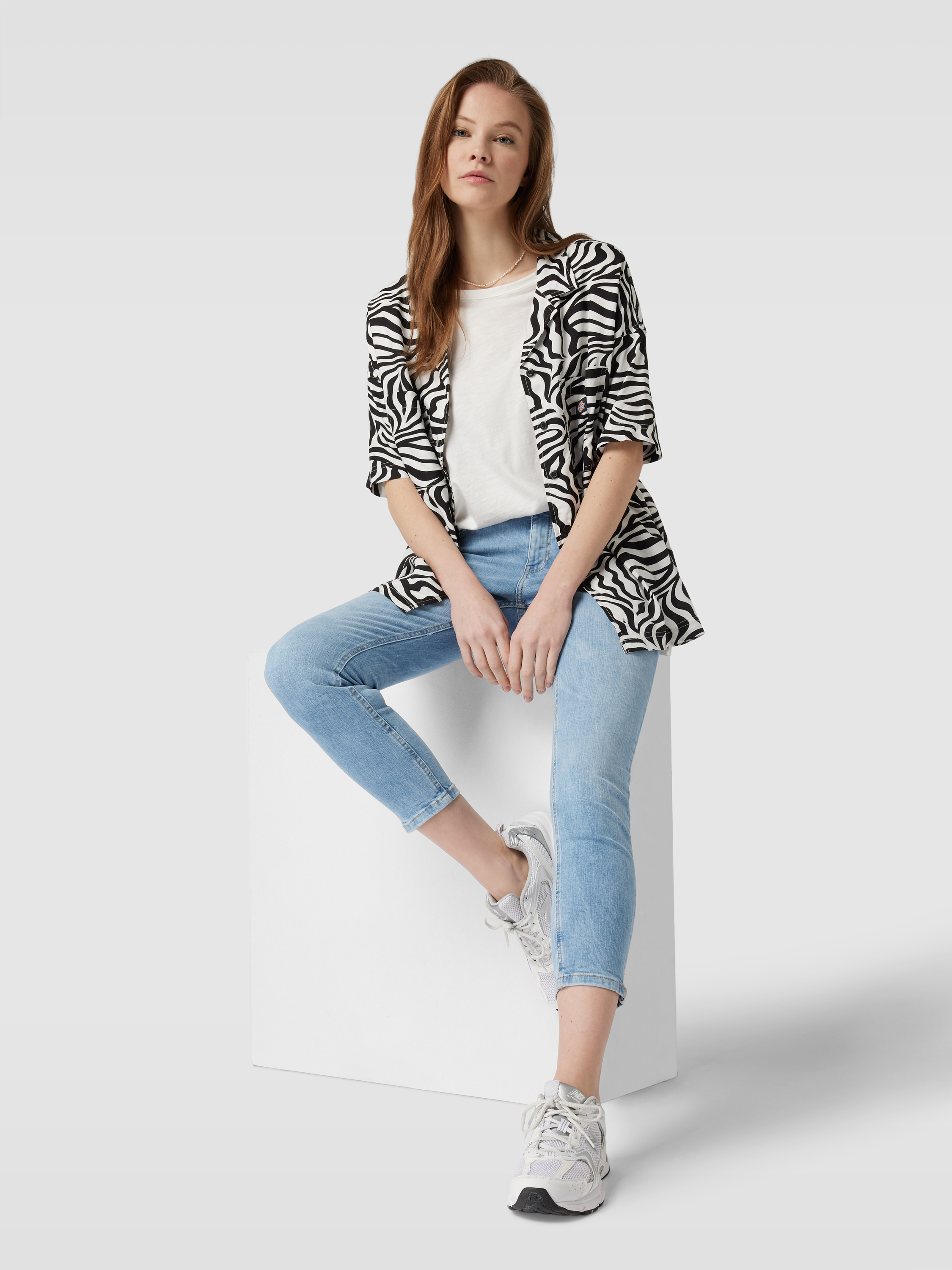 Edc By ESPRIT Damen Skinny Jeans – Distressed Look, Mit Offenen Fransensäumen, Lässiger Denim