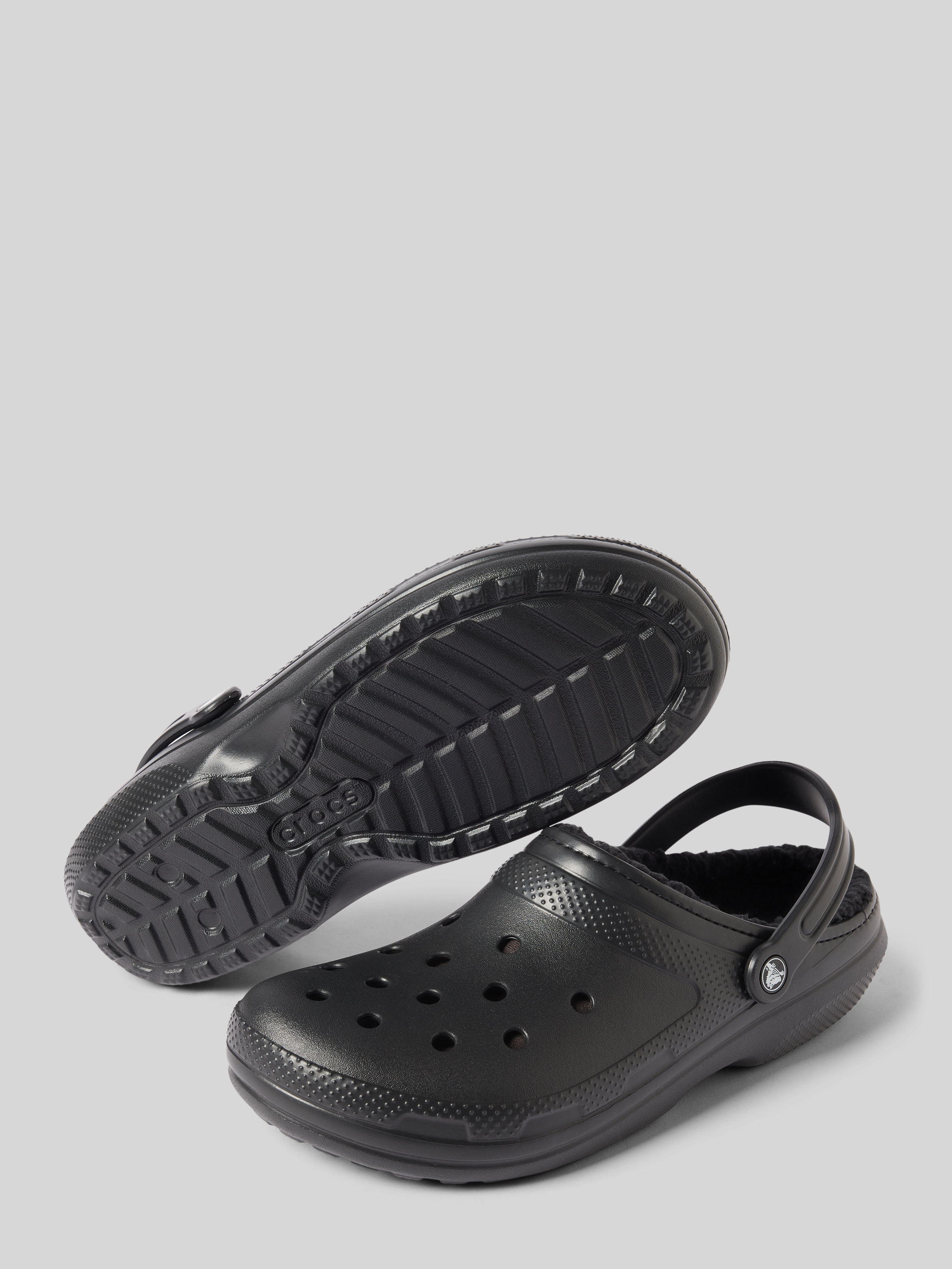 Crocs Hausschuhe mit Label-Detail (black) online kaufen