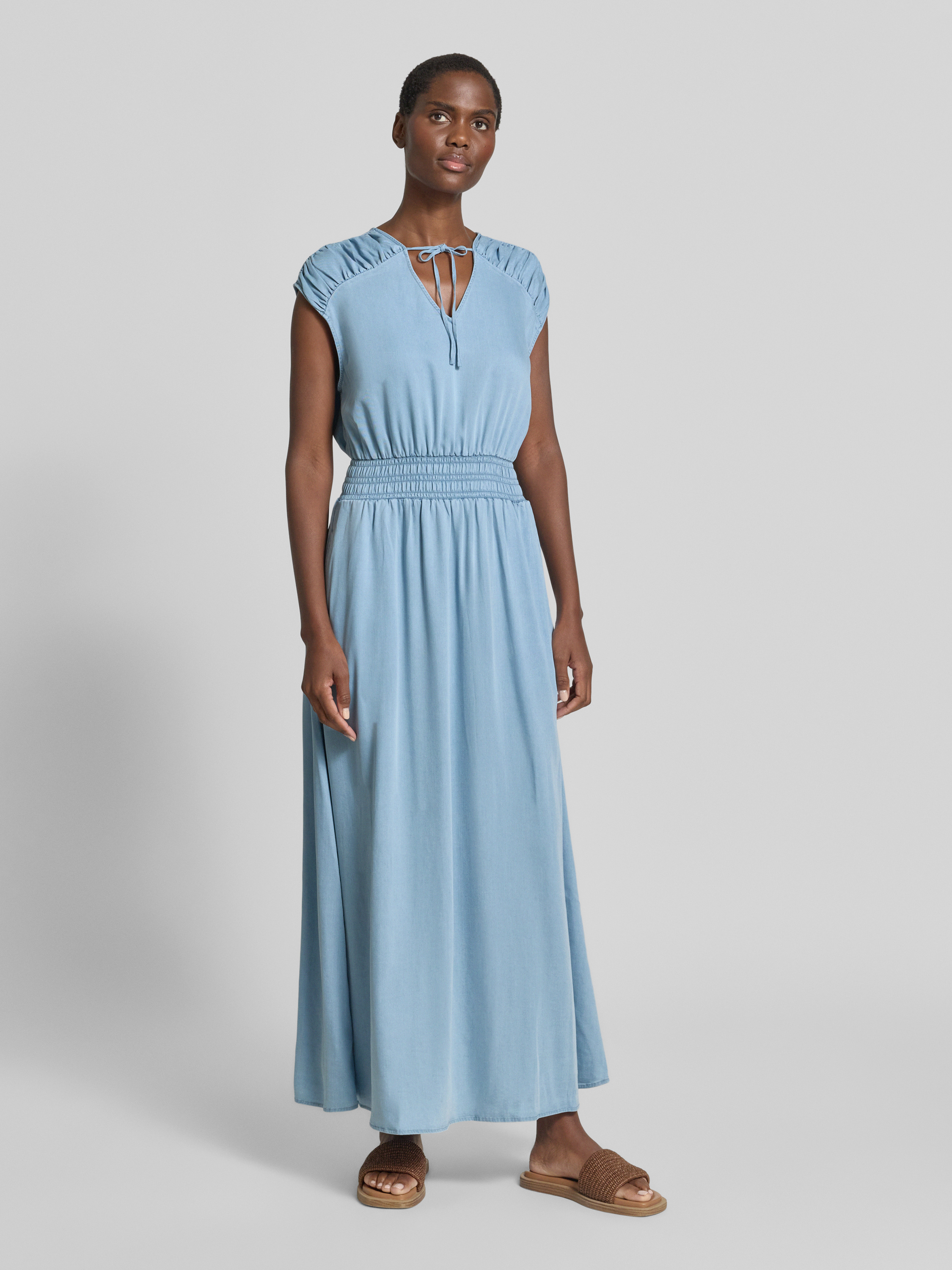 MOS MOSH maxi-jurk met kapmouwen en smokdetails model 'Paola' in