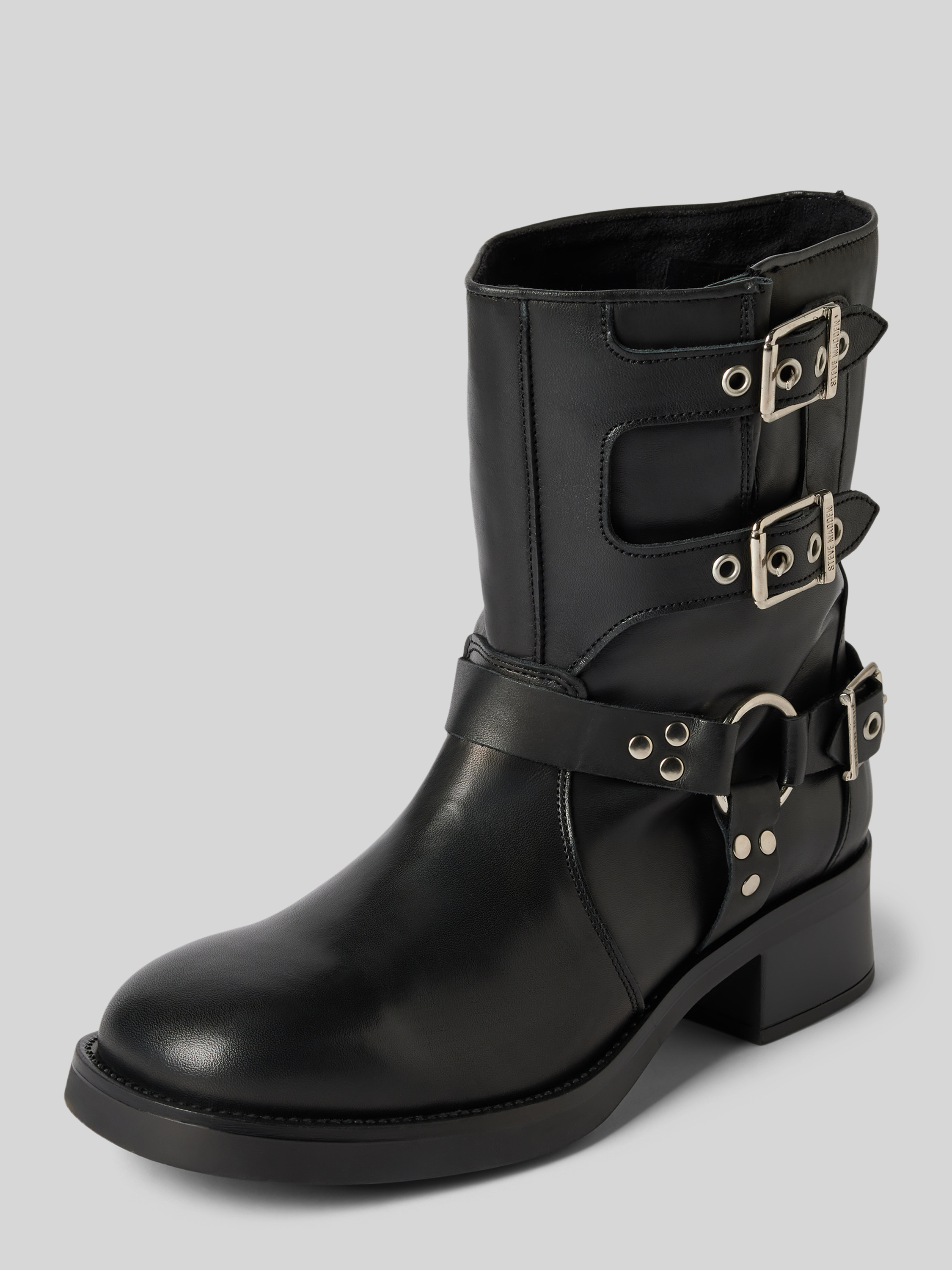 ◆STEVE MADDEN◆ブラックショートブーツ Steve Maddenのレディース ブーツでスタイリッシュになろう - 今