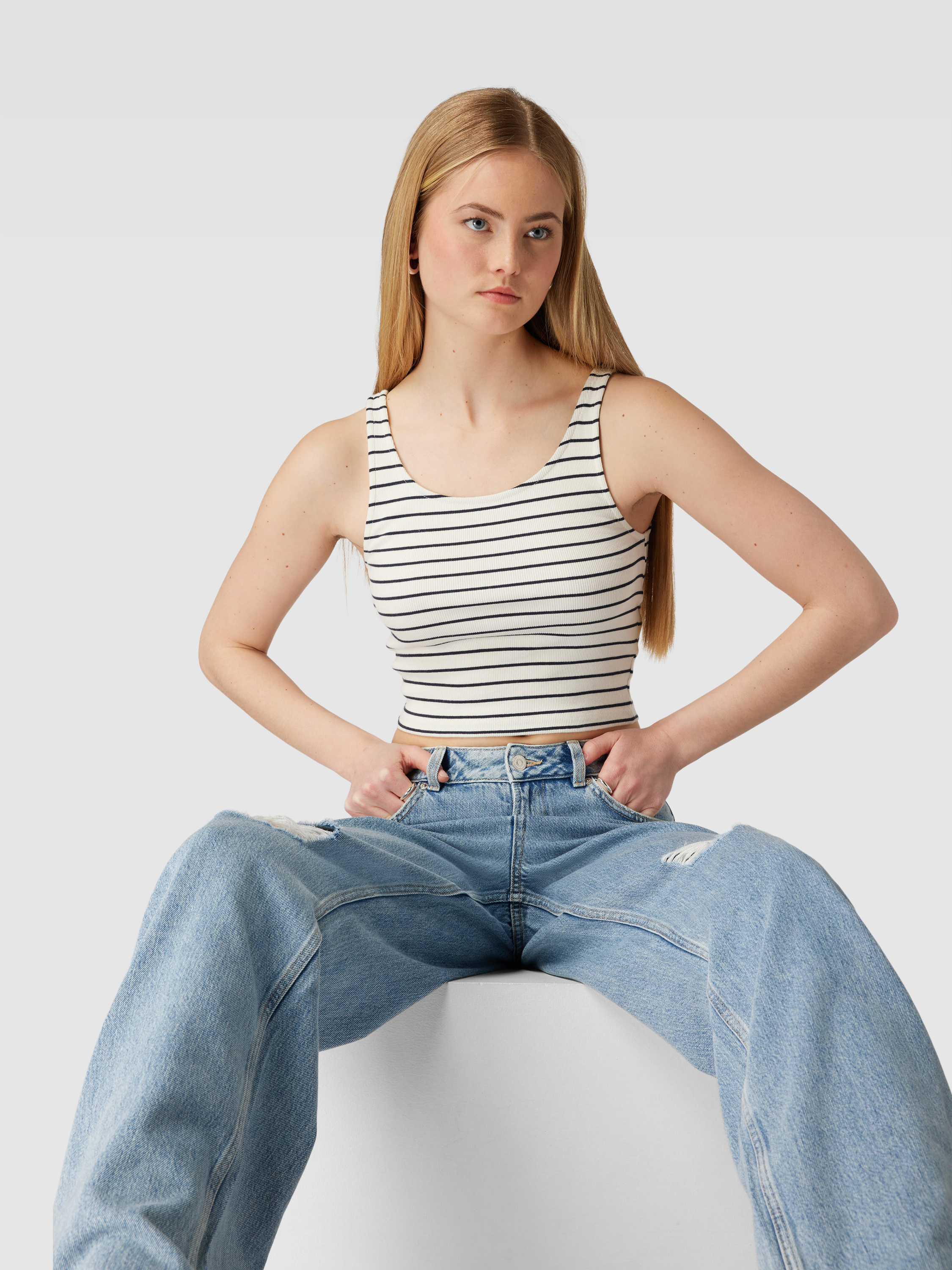 Only Crop Top mit Streifenmuster Modell 'NESSA' (offwhite