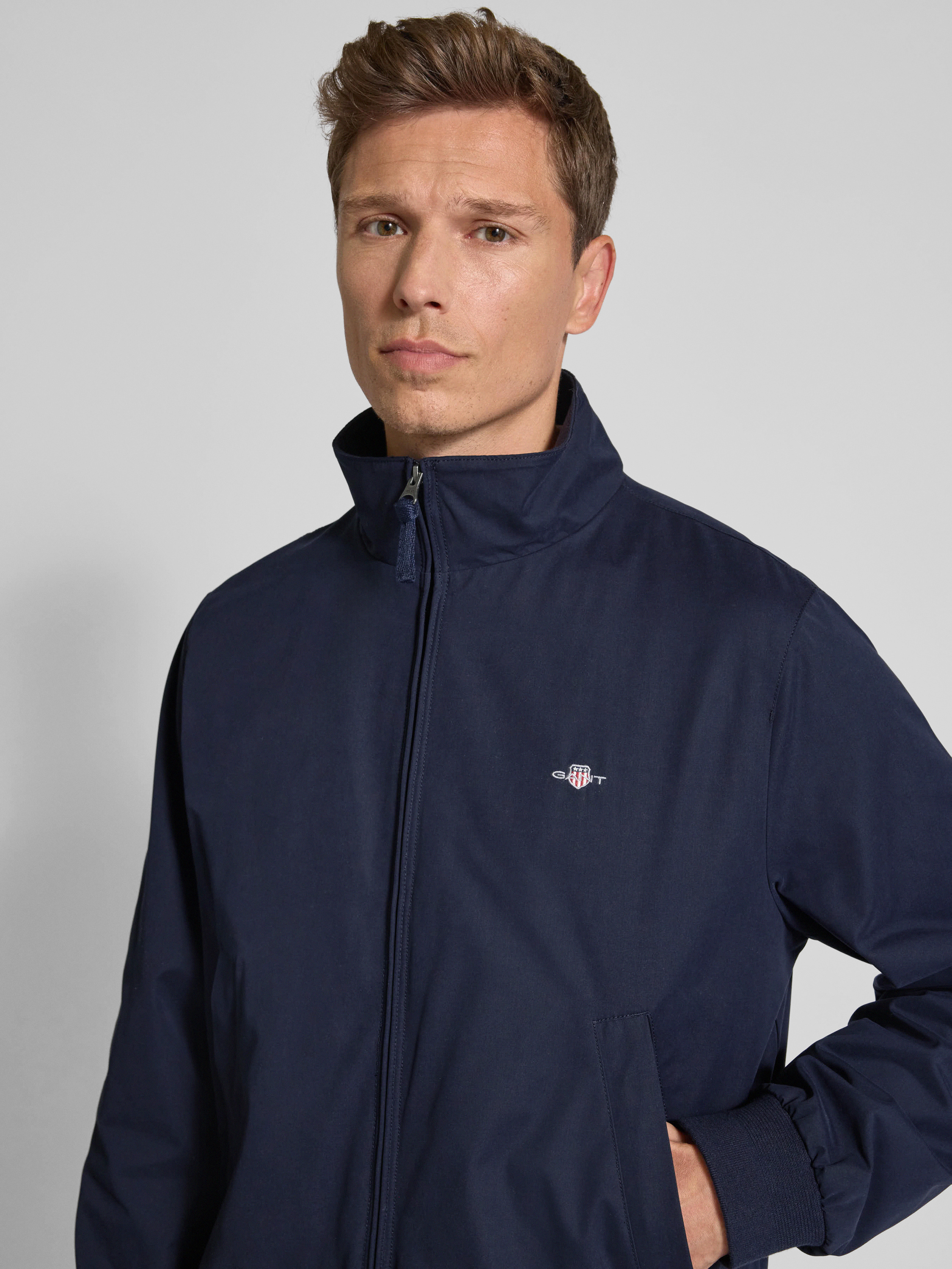 GANT Jacke Mit Label Stitching Modell LIGHTWEIGHT HAMPSHIRE marine GANT Jacke Mit Label Stitching Modell LIGHTWEIGHT HAMPSHIRE marine