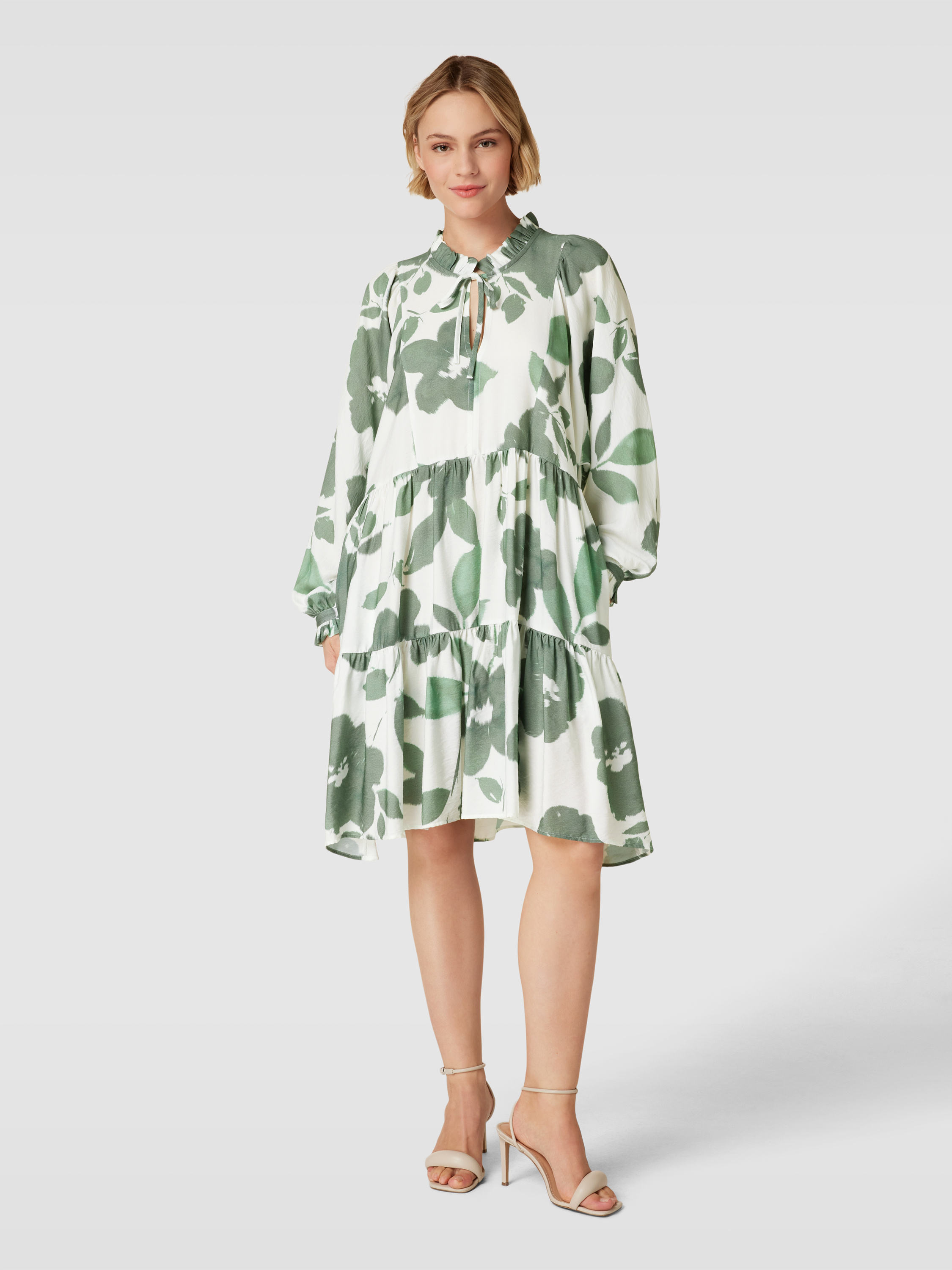 Erstaunlich Better Rich Kleid Ebenbild