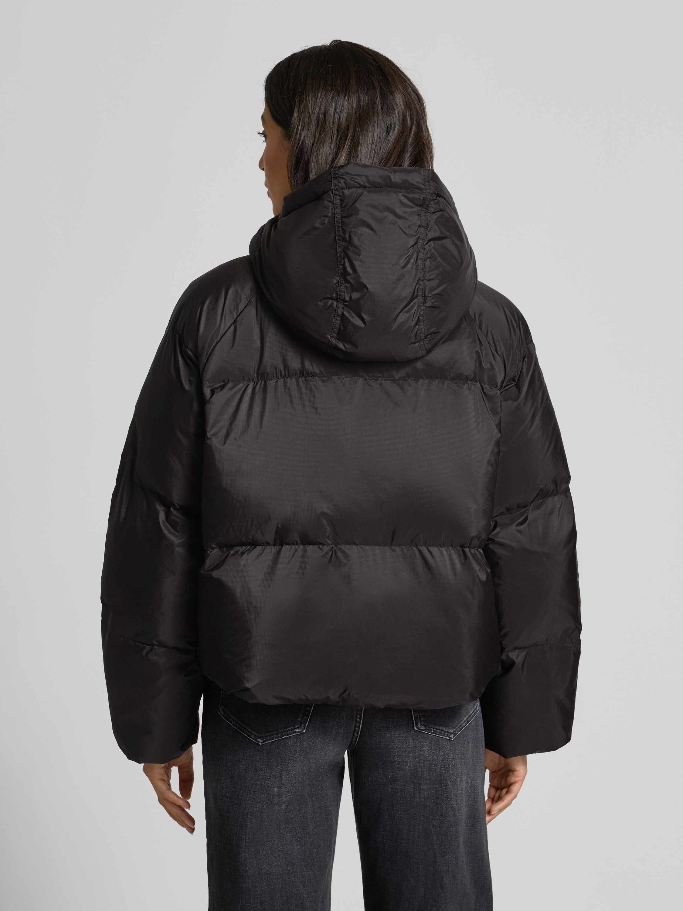 Kup online WITHBLACK Kurtka pikowana z kapturem (czarny)