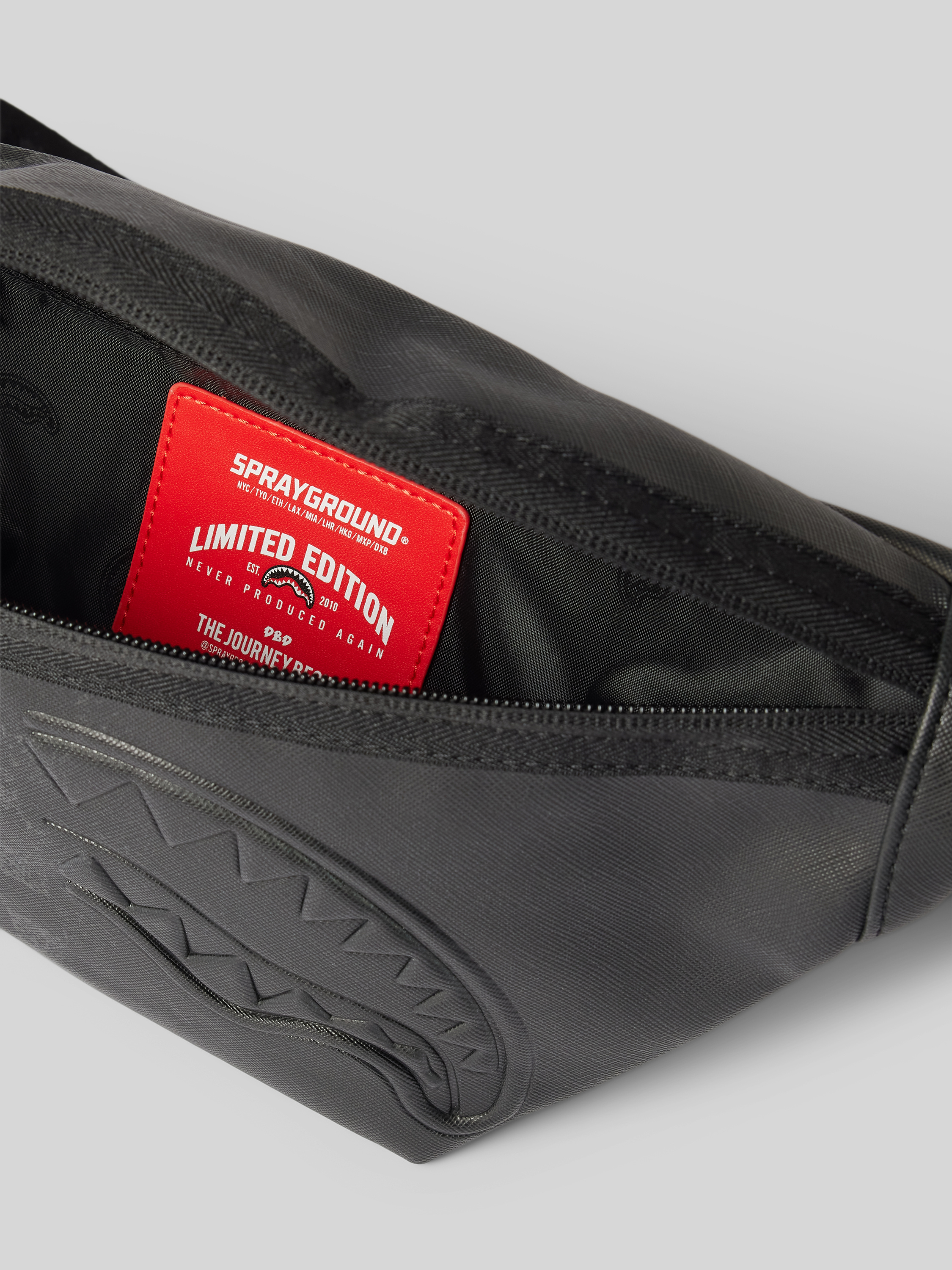 Sprayground Label Sprayground Crossbody Bag mit Label-Detail (black) online kaufen