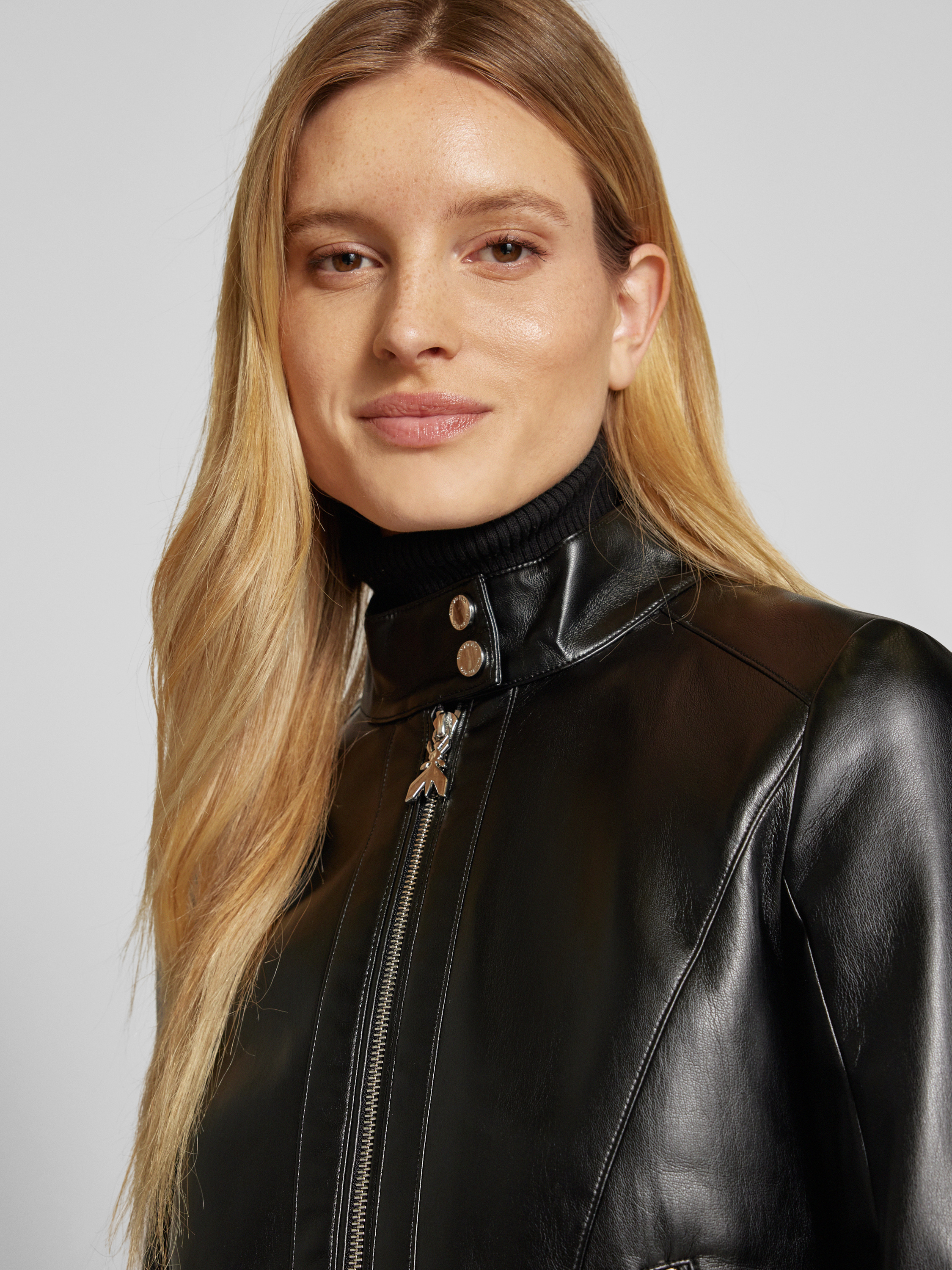 Patrizia Pepe Jas in leerlook in zwart online kopen | P&C