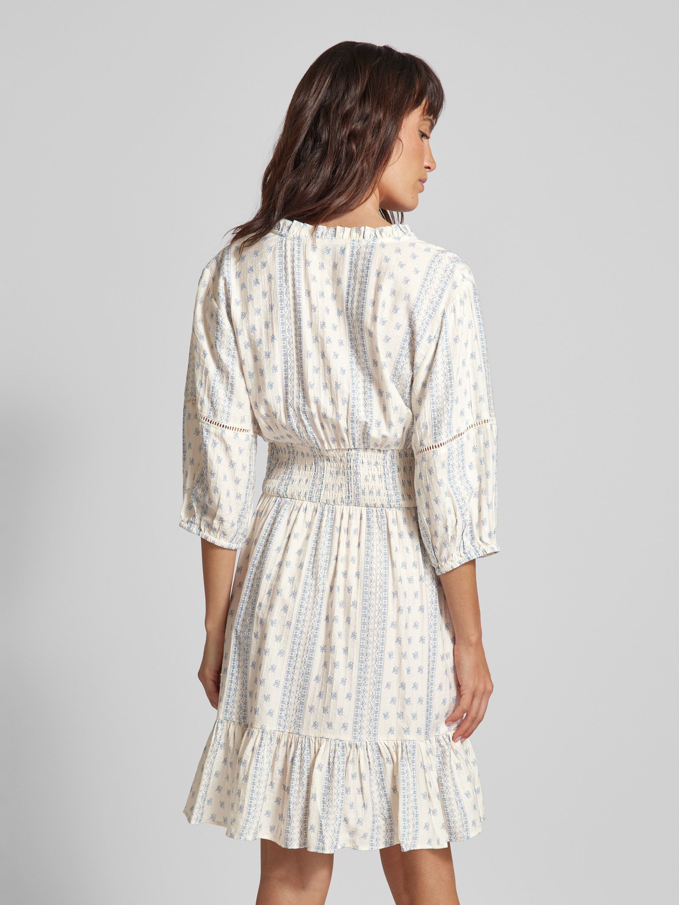 b.young Knielanges Kleid mit Smok-Details Modell 'Felsa' (sand) online ...