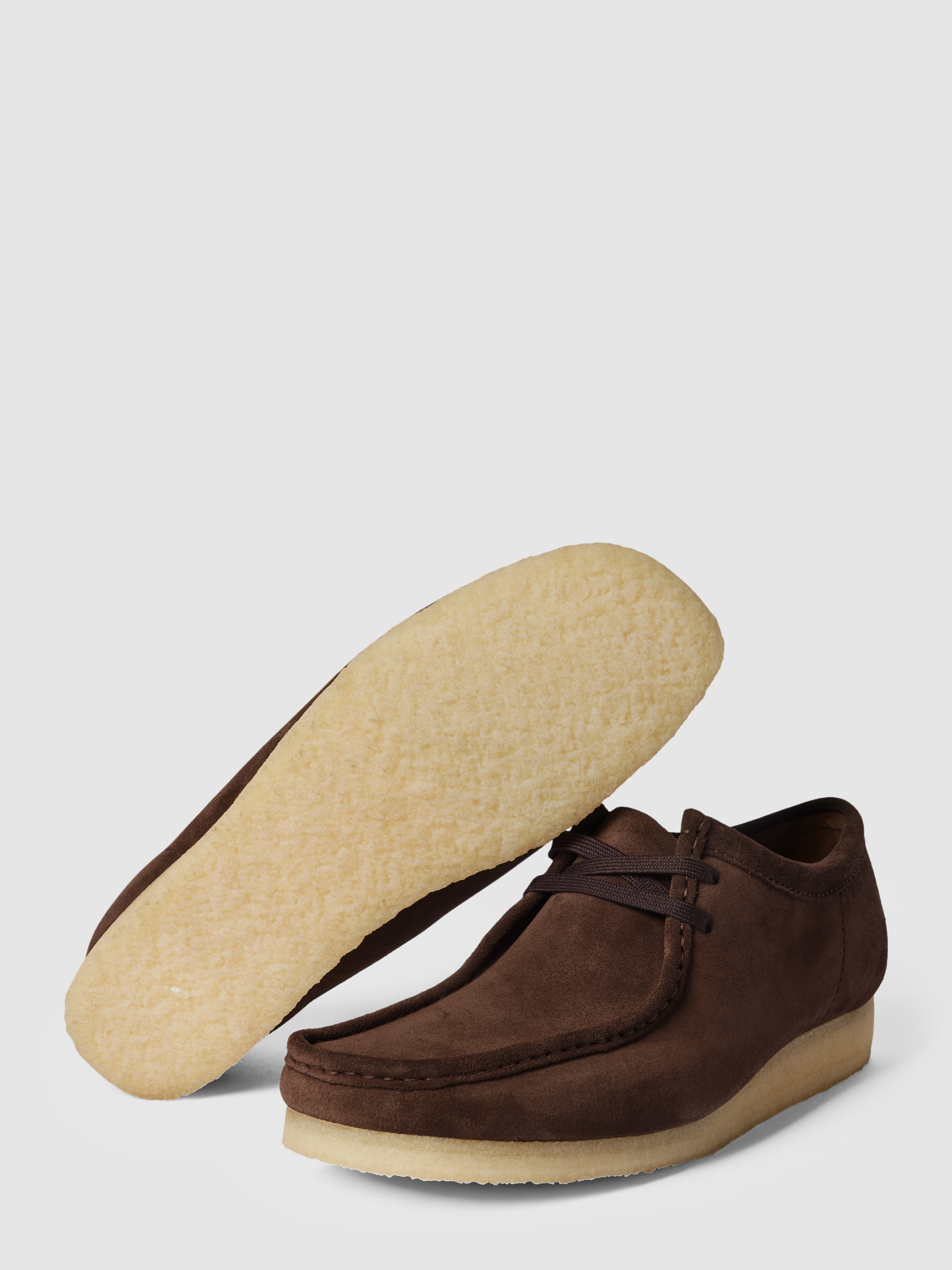 Kup online Clarks Buty sznurowane ze skóry model ‘WALLABEE’ (ciemnobrązowy)