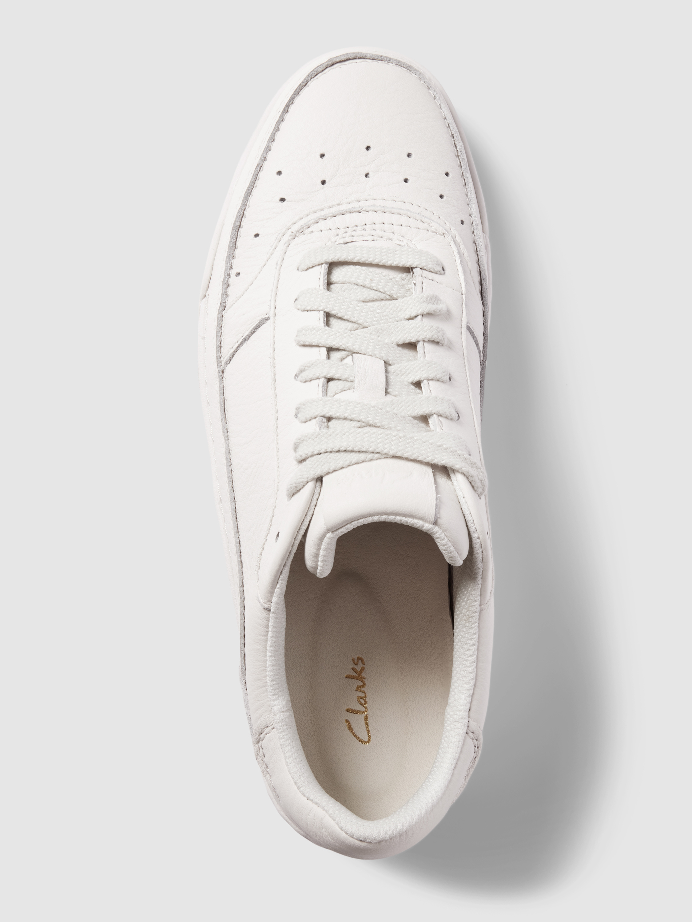 Kup online Clarks Sneakersy ze skóry model ‘CRAFTCOURTLACE’ (biały)