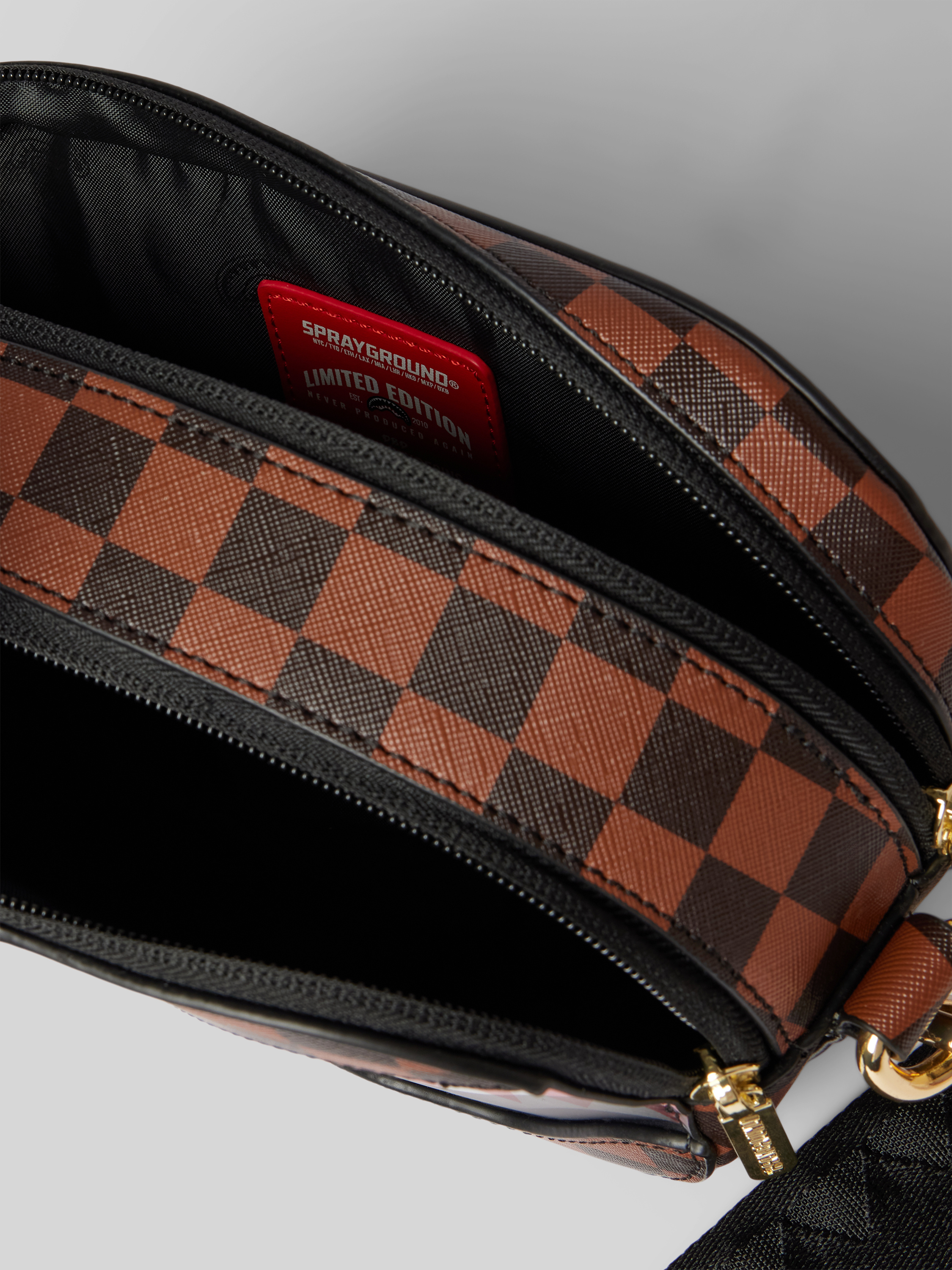 Sprayground Label Sprayground Umhängetasche mit Label-Badge Modell 'SIP LENTICULAR CHOMP ...